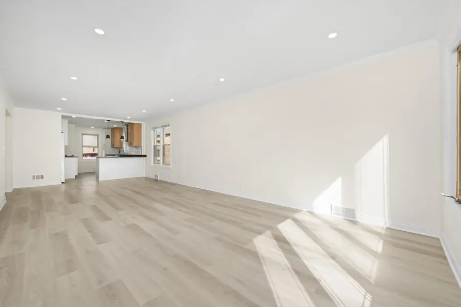 8242 S Albany Avenue, Chicago, IL 60652 - Image #3