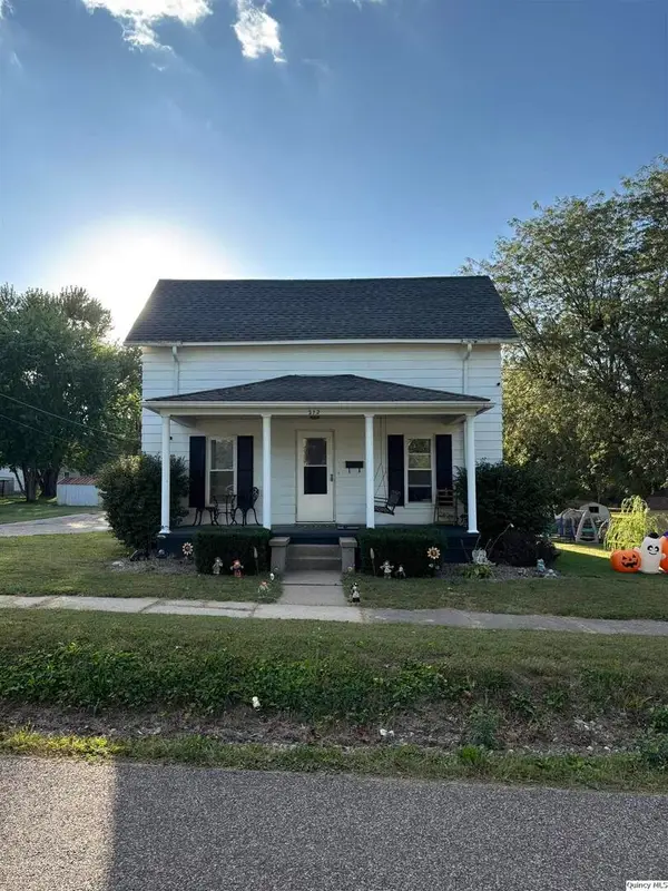 212 S First, Carthage, IL 62321