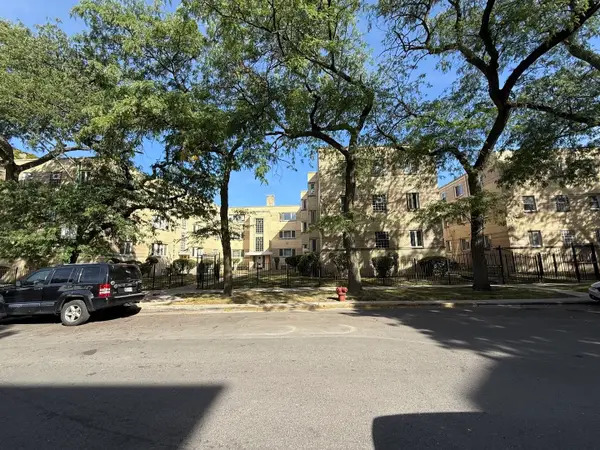 2032 E 72nd Place #2E, Chicago, IL 60649