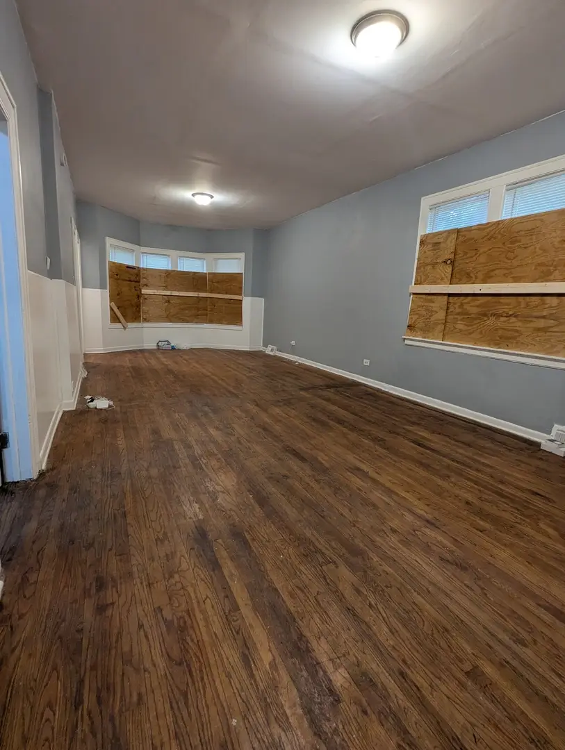 8601 S Kingston Avenue, Chicago, IL 60617 - Image #2