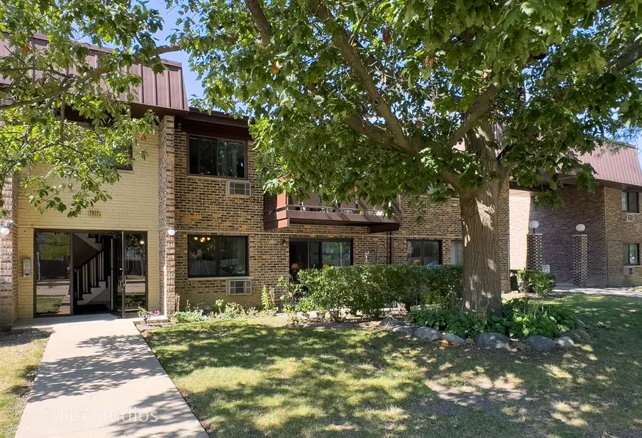 2632 N Windsor Drive #104, Arlington Heights, IL 60004 - Image #2