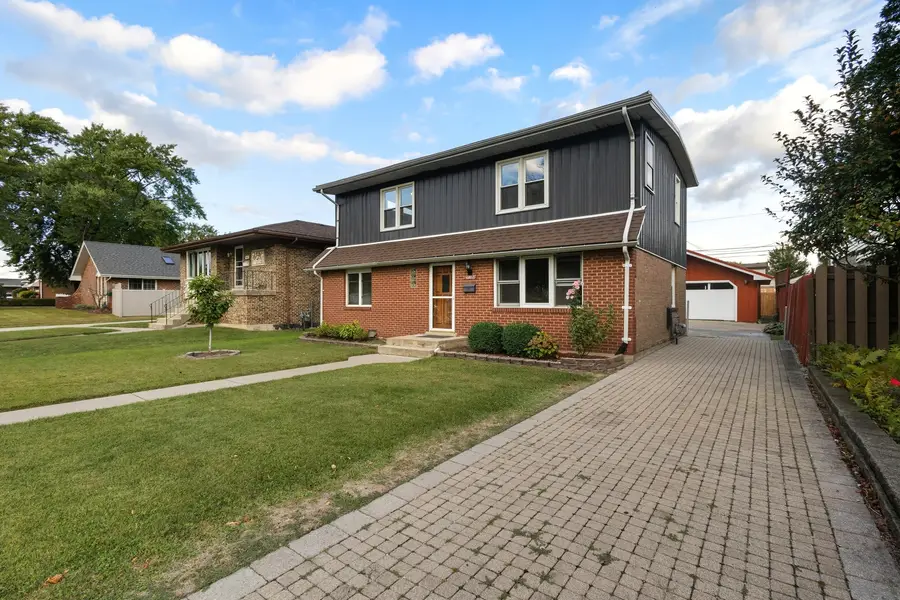 11013 Menard Avenue, Chicago Ridge, IL 60415 - Image #2