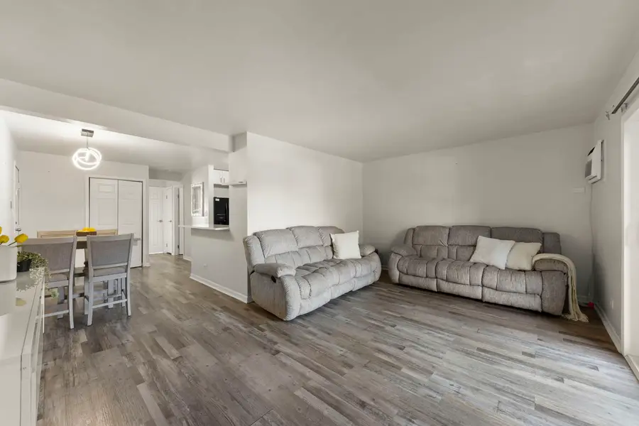 1002 Spruce Street #2B, Glendale Heights, IL 60139 - Image #2