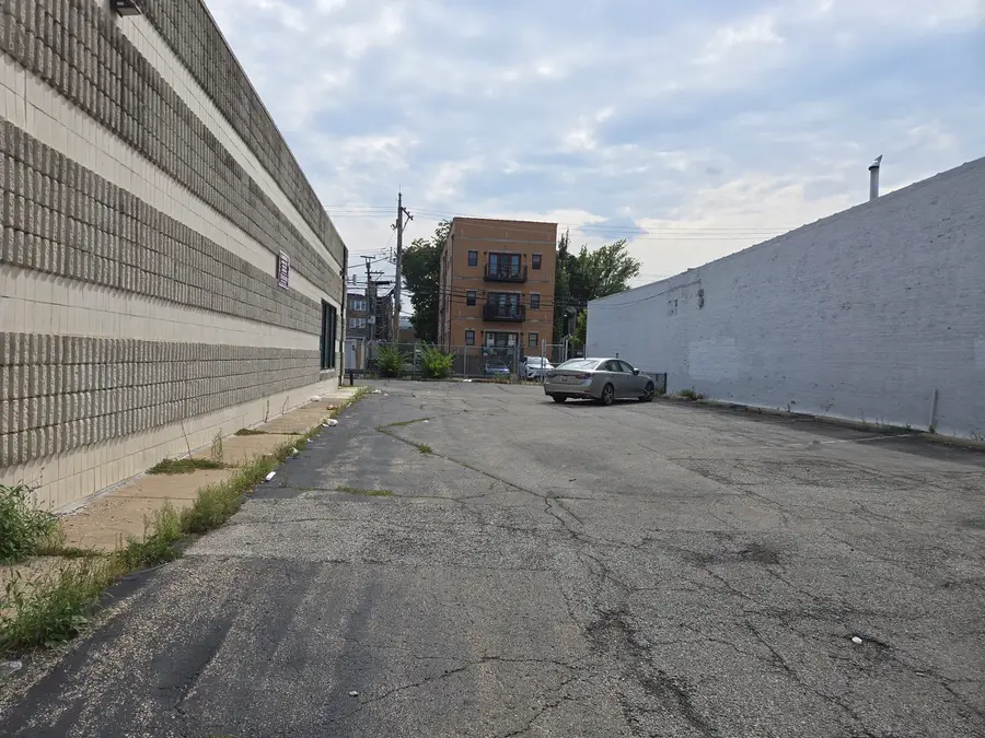 3711 W Lawrence Avenue, Chicago, IL 60625 - Image #3