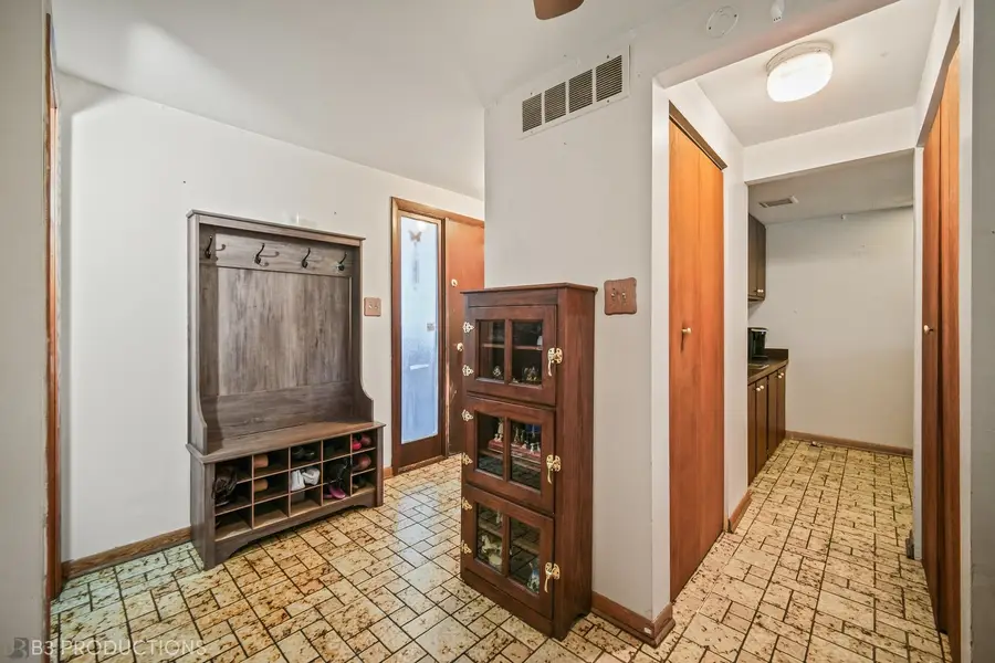 5 Cour Caravelle, Palos Hills, IL 60465 - Image #3