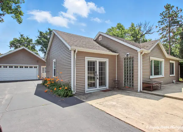 2912 Magellan Drive, McHenry, IL 60051