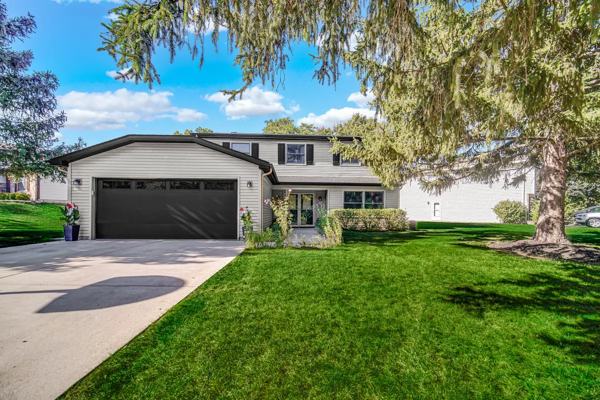 1028 W Park Place Drive, Bartlett, IL 60103 - Image #1