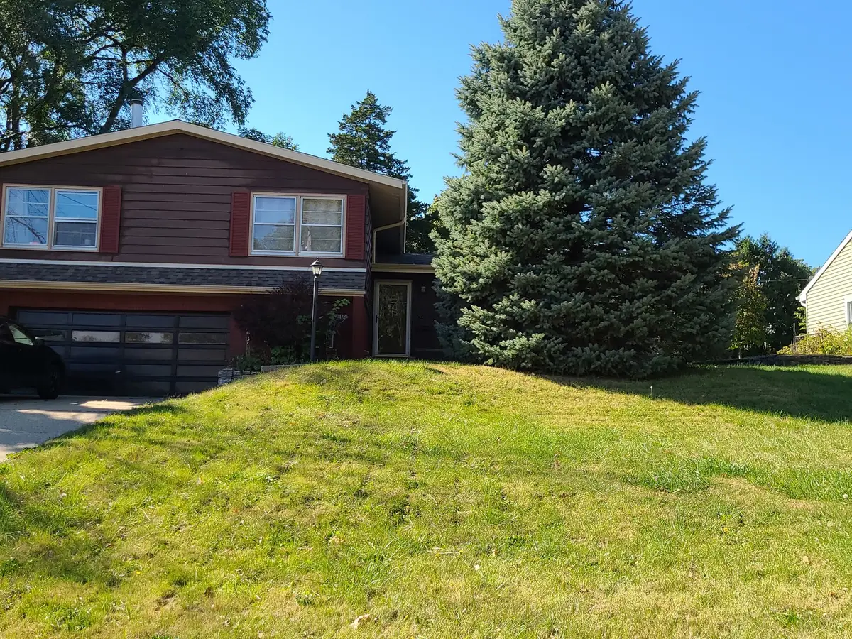 635 2nd Avenue, Dixon, IL 61021 - Image #1