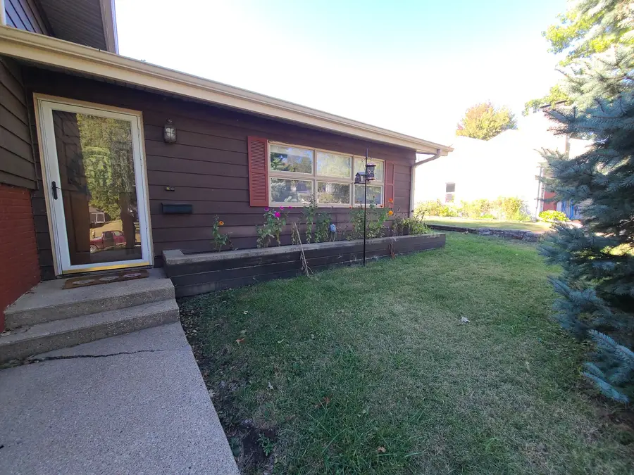 635 2nd Avenue, Dixon, IL 61021 - Image #2