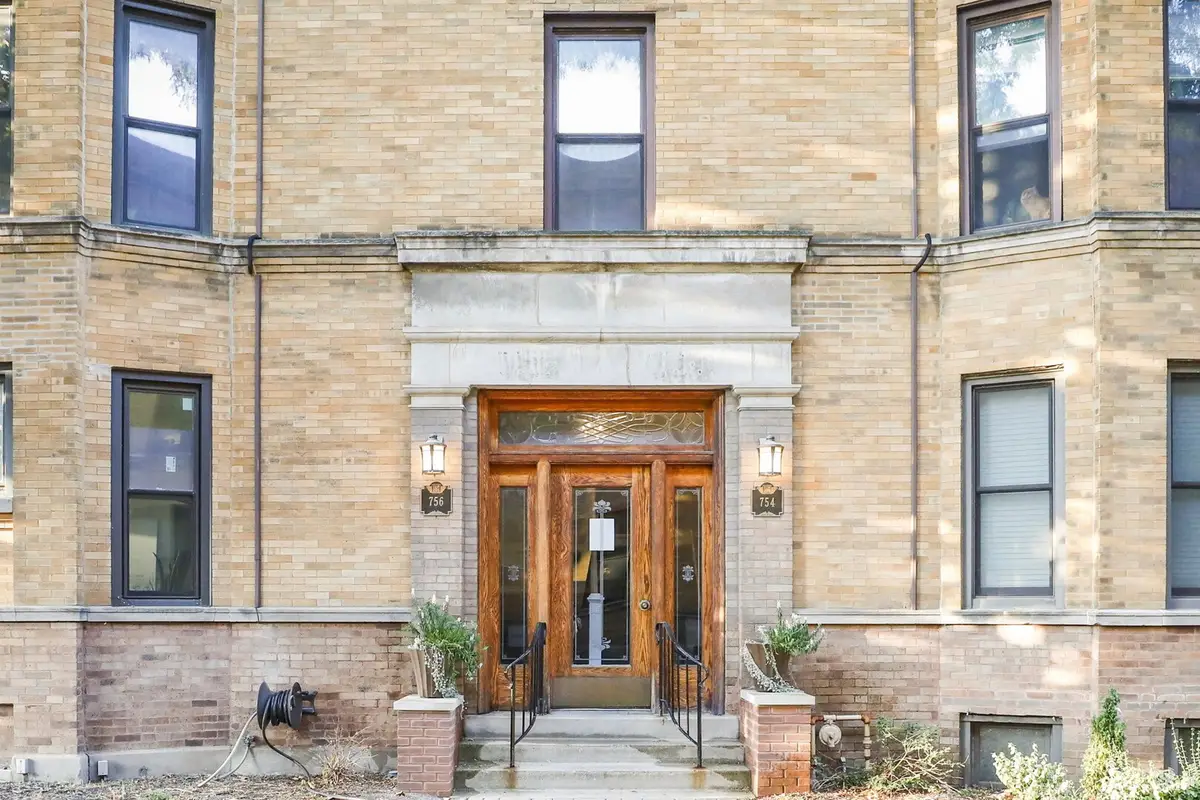 754 W California Terrace #1, Chicago, IL 60657 - Image #1