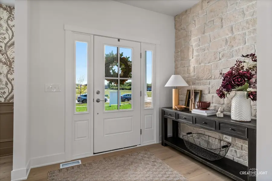 851 Claridge Drive, Oswego, IL 60543 - Image #2