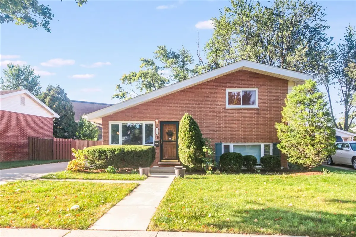 265 Drake Lane, Des Plaines, IL 60016 - Image #1