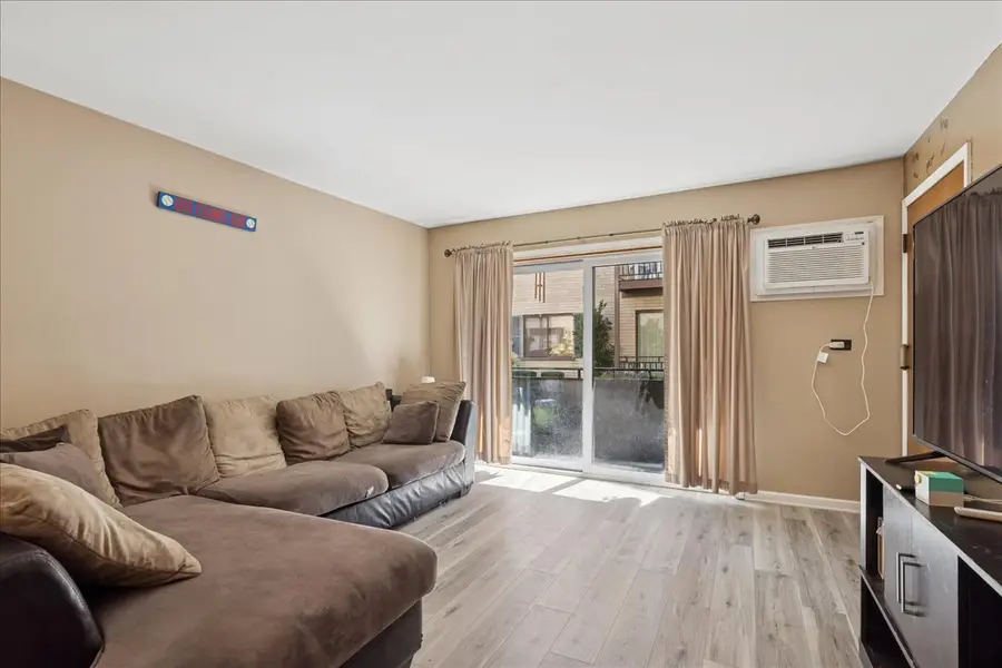 5143 N East River Road #152B, Chicago, IL 60656 - Image #3