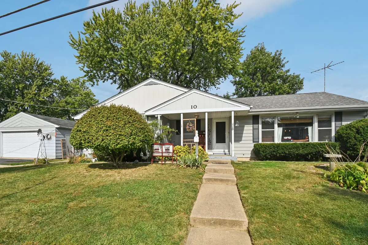 10 Glen Street, Grayslake, IL 60030 - #1