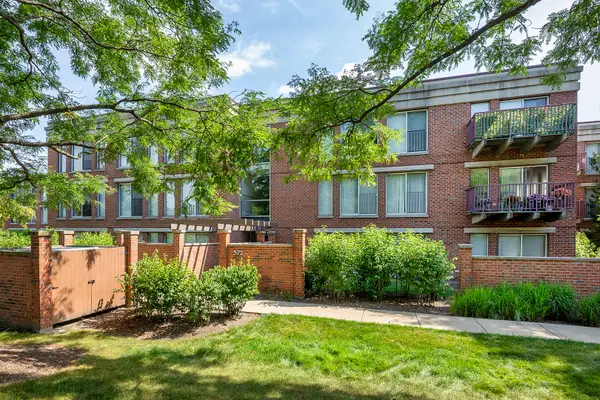 372 Kelburn Road #313, Deerfield, IL 60015