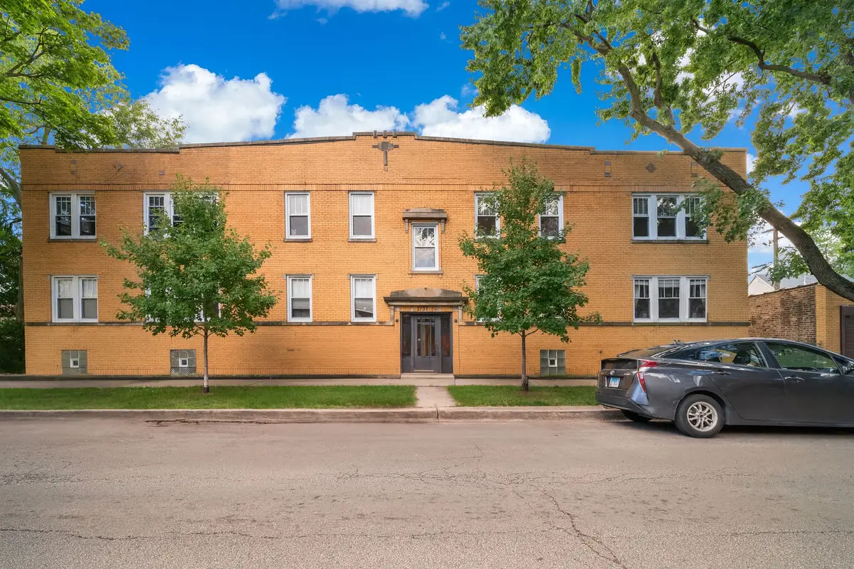 3737 W Cornelia Avenue, Chicago, IL 60618 - Image #1