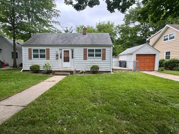 16 S Clifton Avenue, Elgin, IL 60123