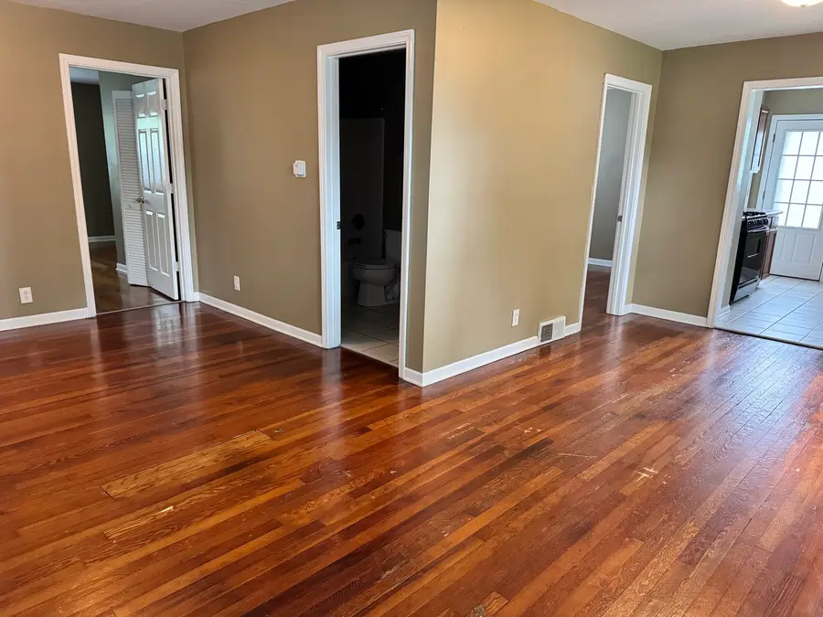 16 S Clifton Avenue, Elgin, IL 60123 - #2