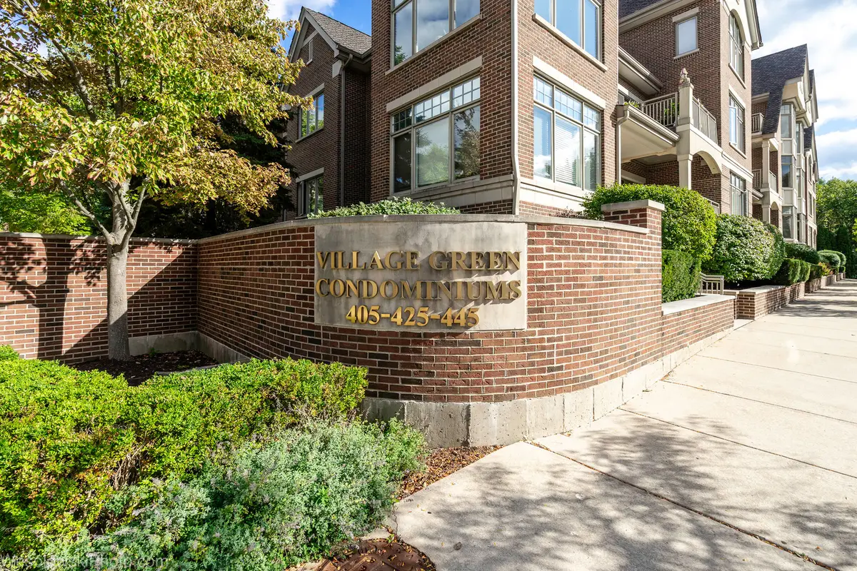 445 Village Green Court #301, Lincolnshire, IL 60069 - Image #1