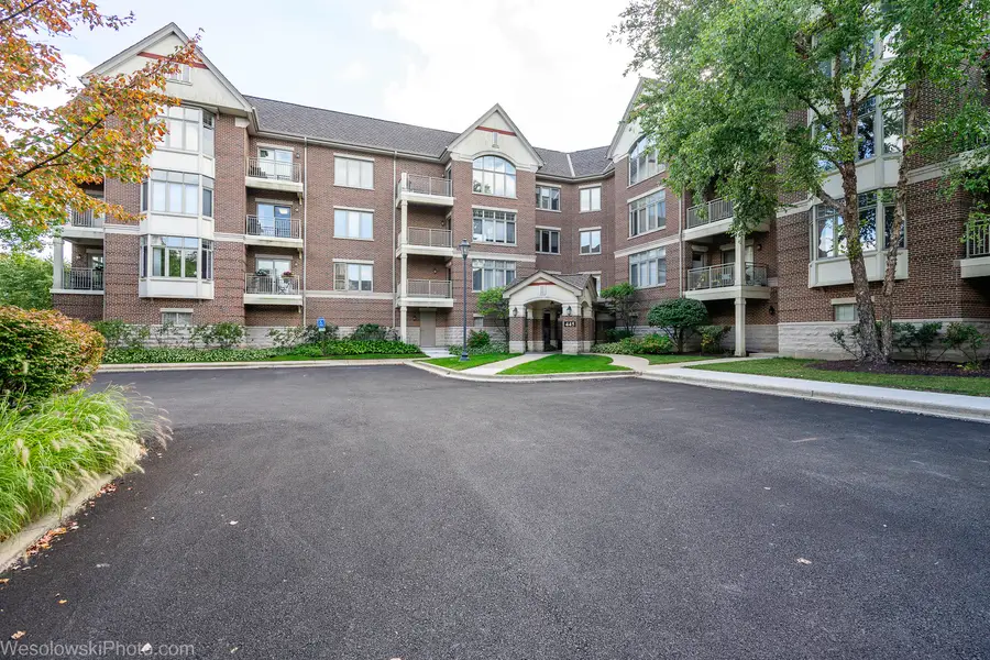 445 Village Green Court #301, Lincolnshire, IL 60069 - Image #2