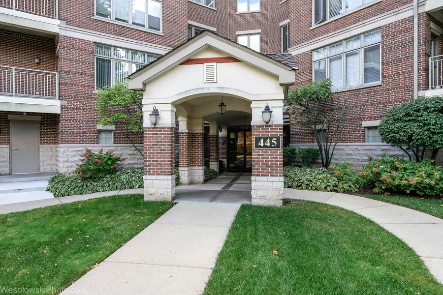 445 Village Green Court #301, Lincolnshire, IL 60069 - Image #3