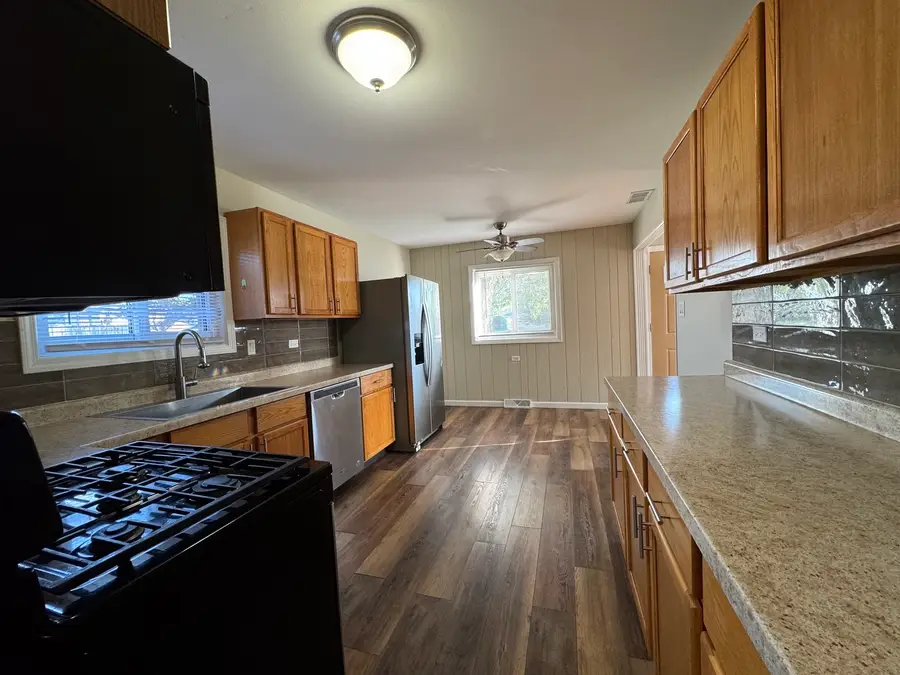 7838 W 73rd Place, Bridgeview, IL 60455 - Image #2