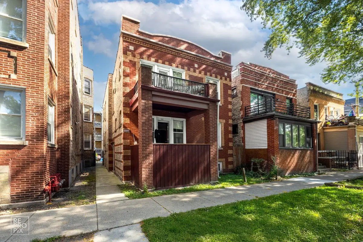 7227 N Damen Avenue, Chicago, IL 60645 - Image #1