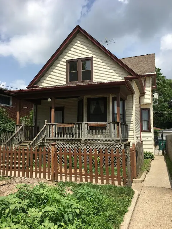 7228 N Rogers Avenue, Chicago, IL 60645