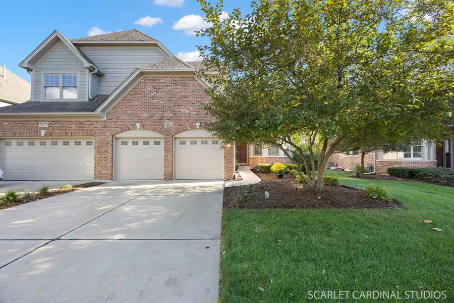 725 Kingsbrook Glen, Glen Ellyn, IL 60137 - Image #2
