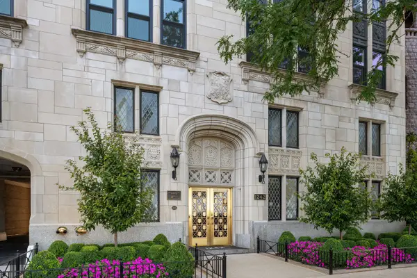 1242 N Lake Shore Drive #4N, Chicago, IL 60610