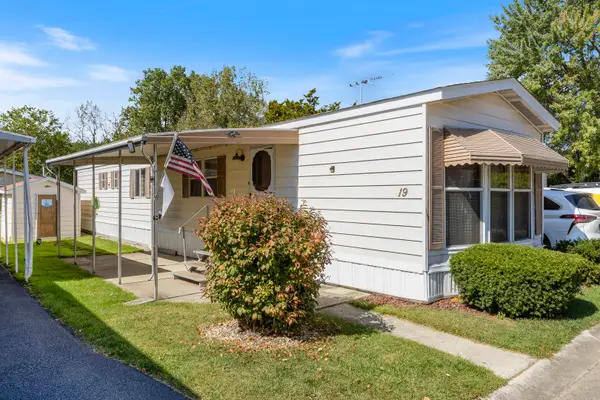 27W370 Geneva Road #19, West Chicago, IL 60185