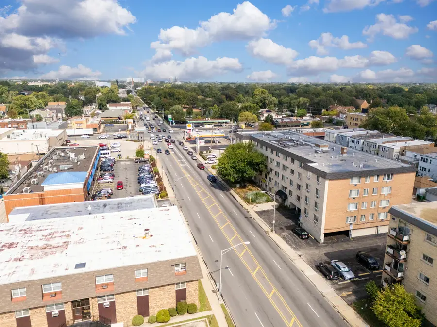 1227 S Harlem Avenue #307, Berwyn, IL 60402 - Image #2