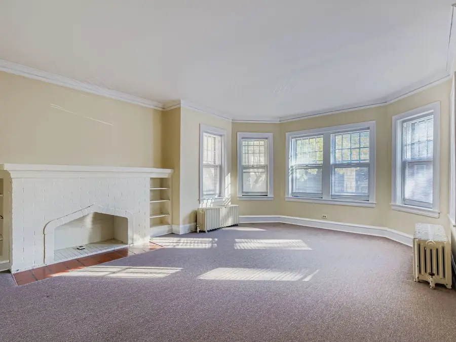 5722 N Washtenaw Avenue, Chicago, IL 60659 - Image #2