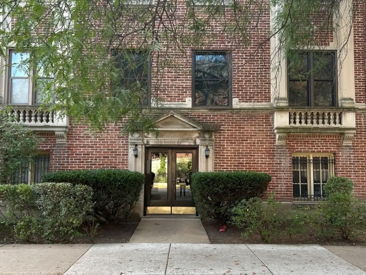1155 E Hyde Park Boulevard #2F, Chicago, IL 60615 - Image #1
