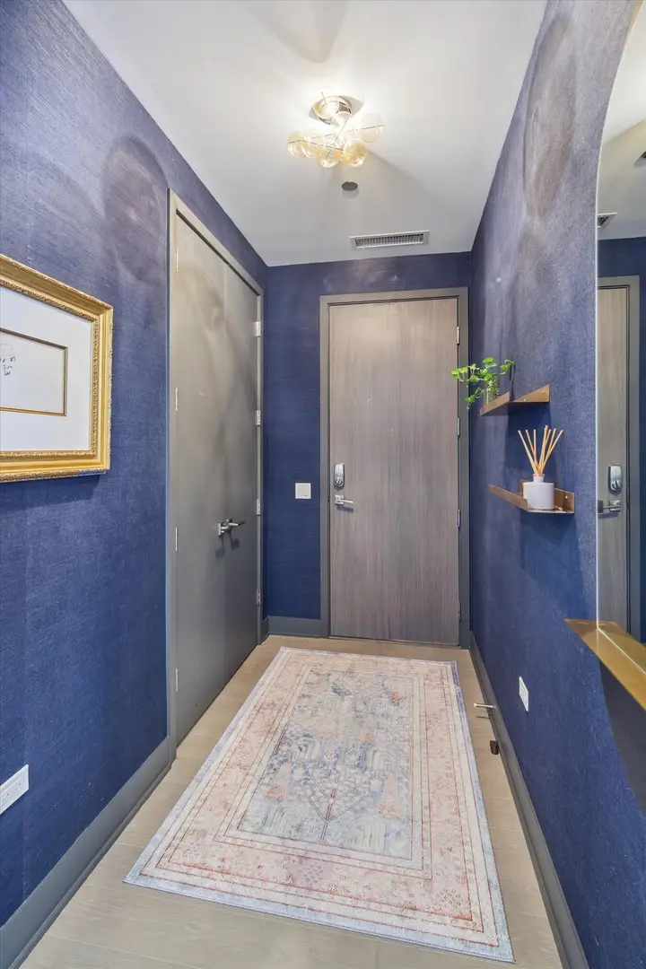 360 W Erie Street #9A, Chicago, IL 60654 - Image #2