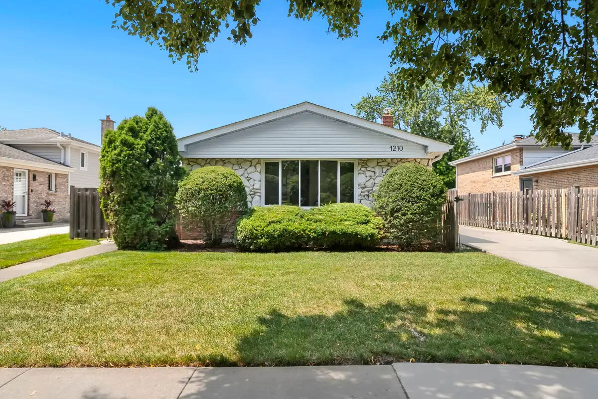 1210 S Douglas Avenue, Arlington Heights, IL 60005 - #1