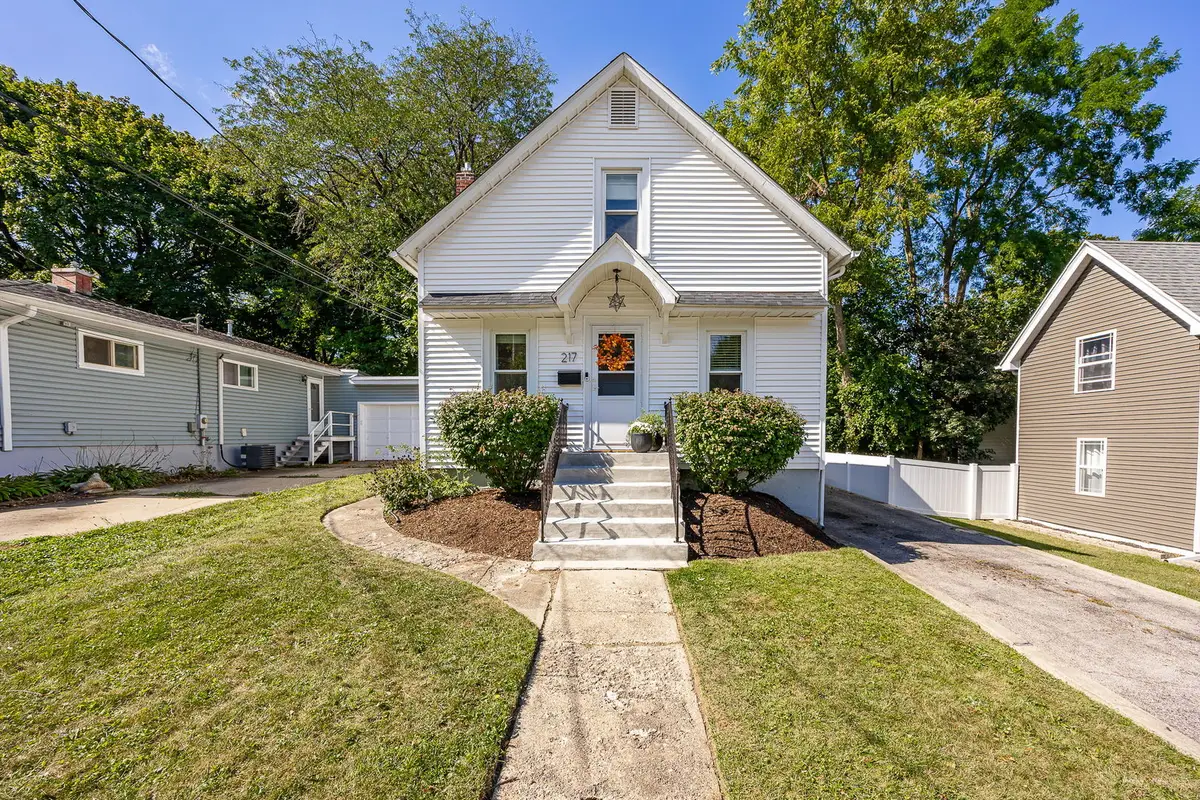 217 N 6th Street, Saint Charles, IL 60174 - #1