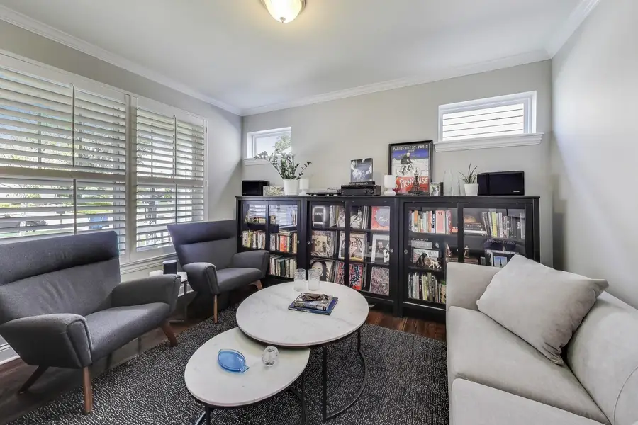 557 N Myrtle Avenue, Elmhurst, IL 60126 - #3