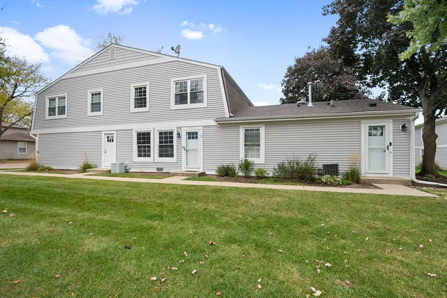 215 Sunset Court, Vernon Hills, IL 60061 - Image #2