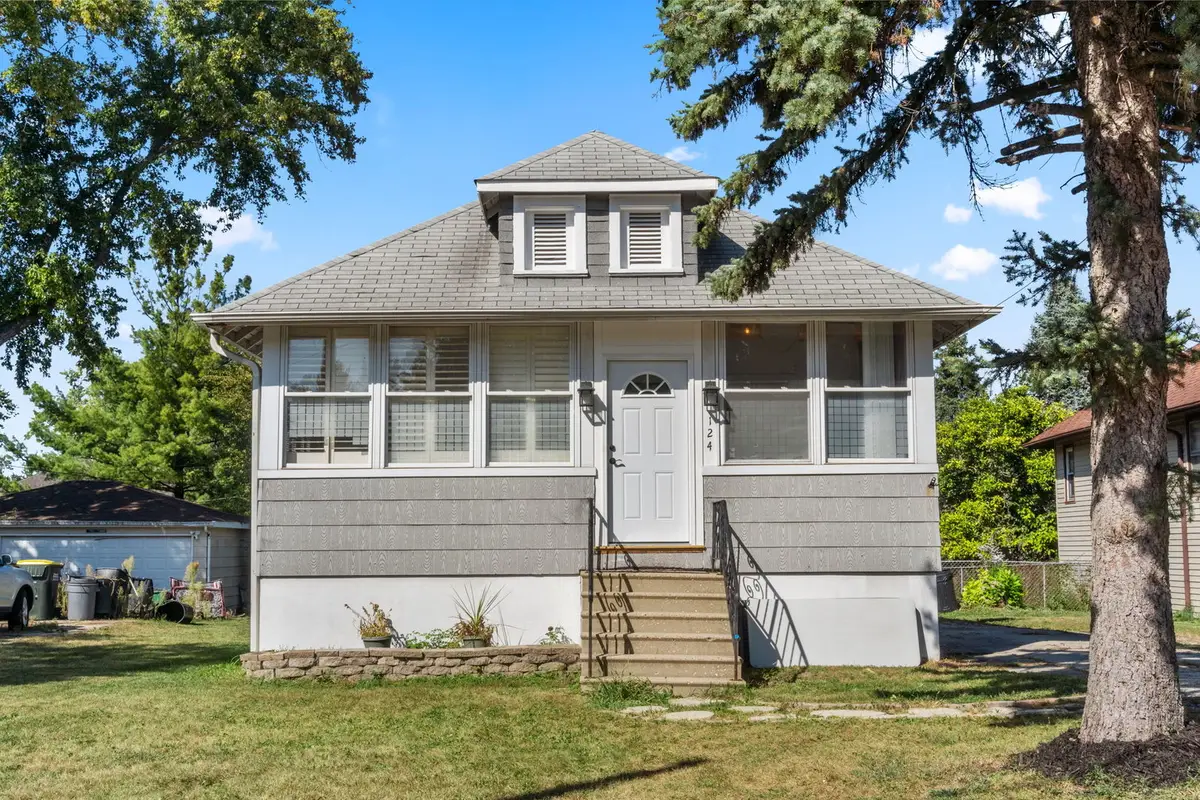124 W Naperville Road, Westmont, IL 60559 - #1