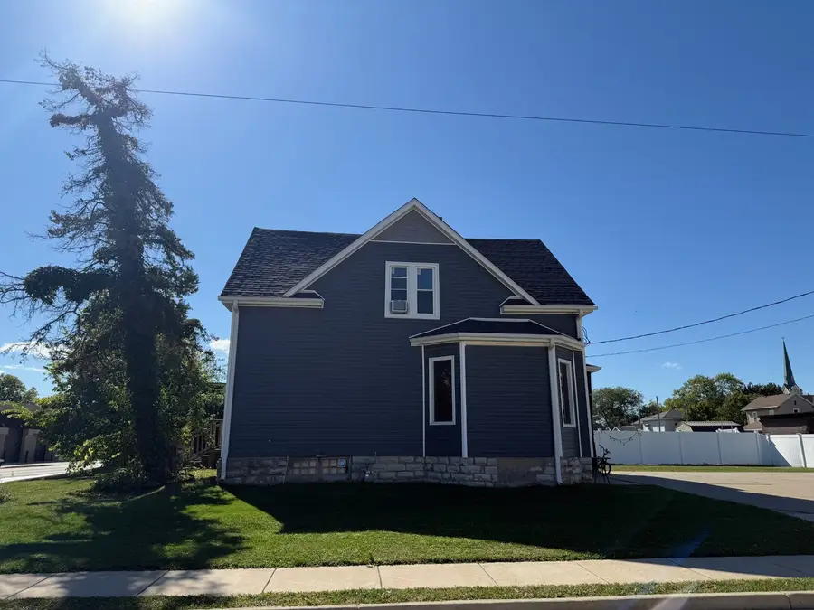 1024 Peoria Street, Peru, IL 61354 - Image #2