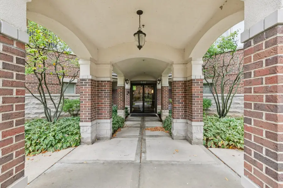 445 Village Green Court #201, Lincolnshire, IL 60069 - Image #2