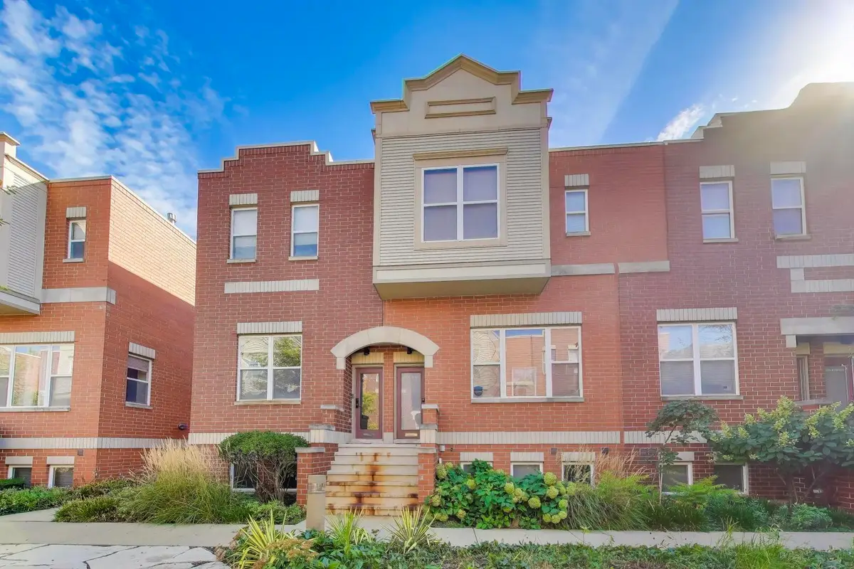 3645 W Cornelia Avenue #A, Chicago, IL 60618 - Image #1