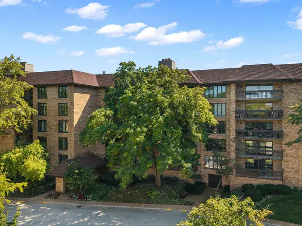 1671 Mission Hills Road #210, Northbrook, IL 60062