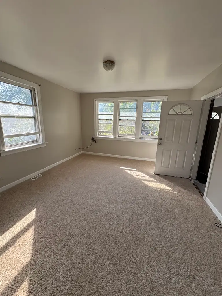 527 Ashland Avenue, Elgin, IL 60123 - Image #3