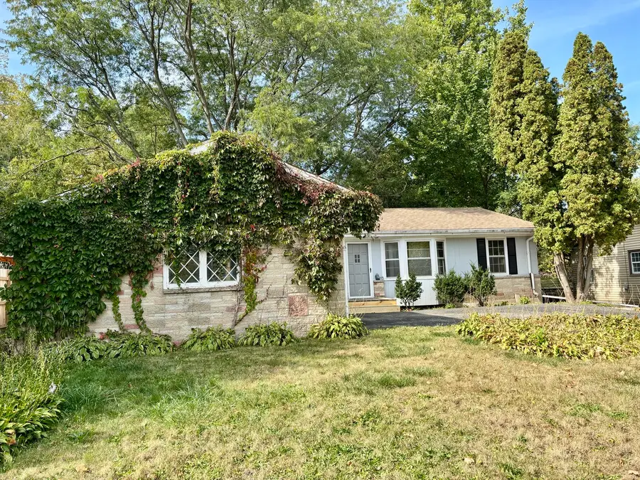 911 Kenmore Road, Rockford, IL 61108 - #3