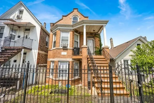 3738 S Hermitage Avenue, Chicago, IL 60609