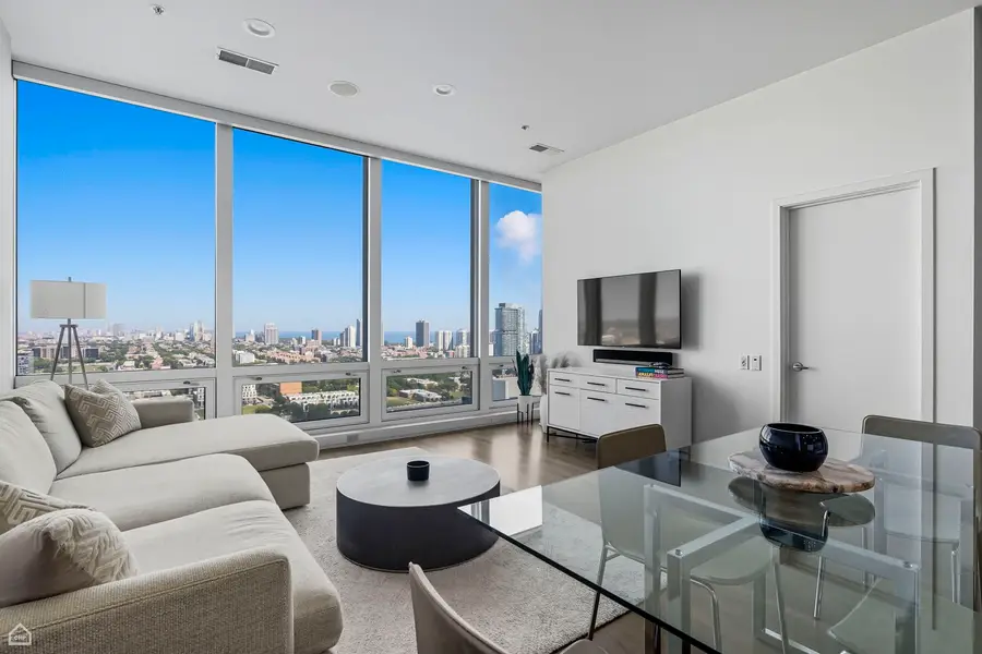 Address Withheld By Seller, Chicago, IL 60654 - #2