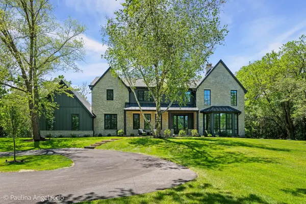 699 Plum Tree Road, Barrington Hills, IL 60010