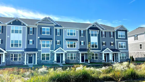 436 Lakeshore Court, St. Charles, IL 60174